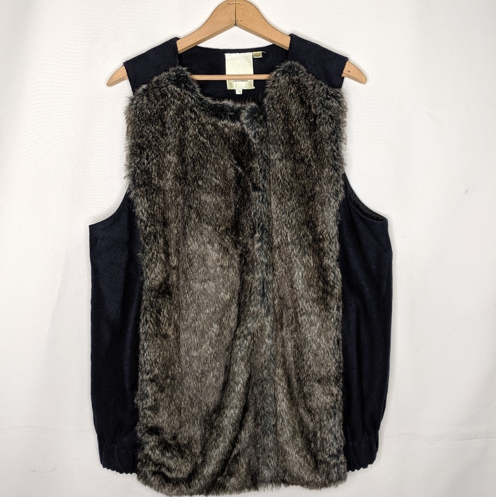 Anthropologie Elevenses Faux Fur Vest Size Medium